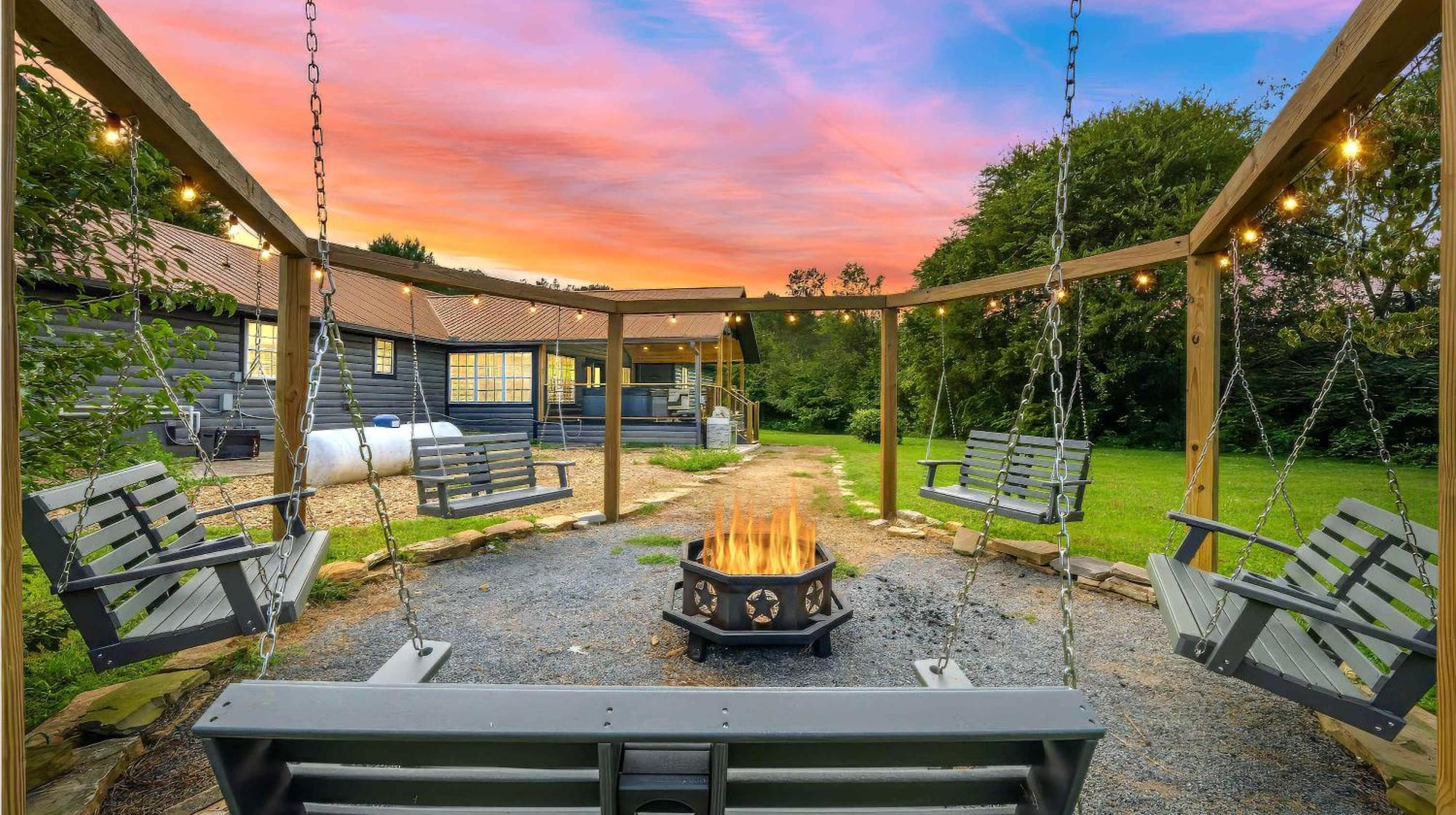 Poolside At Autumn Woods - Pool, Theater, Fireplace, Firepit, Arcade Sevierville Exteriör bild