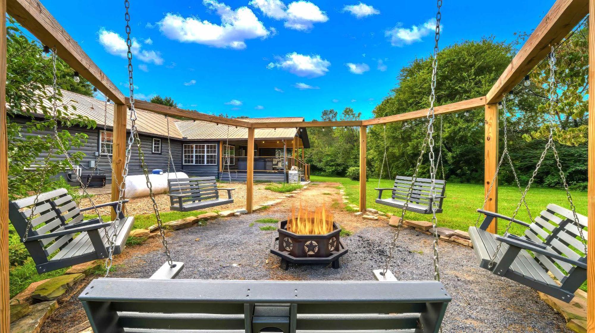 Poolside At Autumn Woods - Pool, Theater, Fireplace, Firepit, Arcade Sevierville Exteriör bild